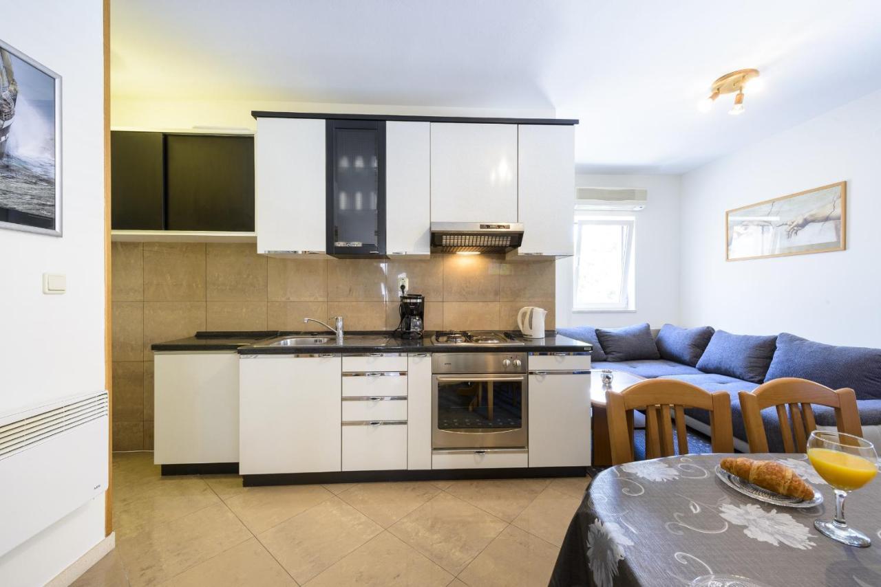 Apartment Tija Two Bedroom Apartment With Balcony And Partial Sea View Dubrovnik Exterior photo