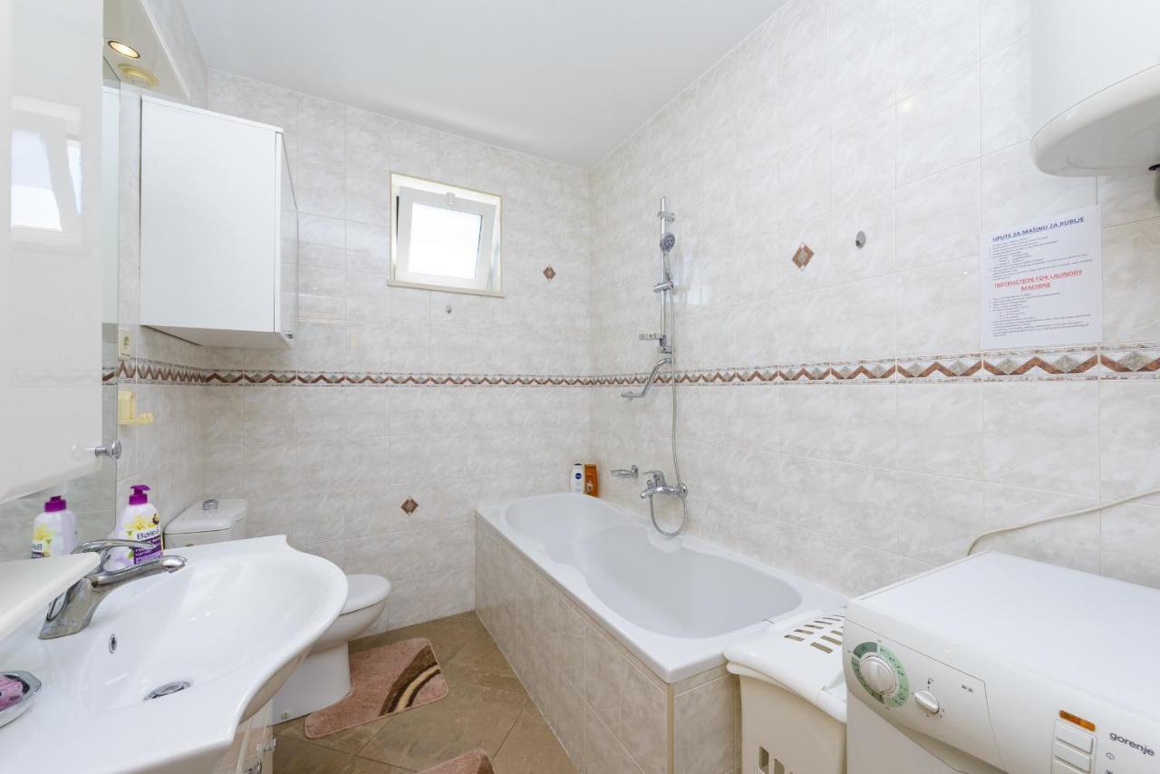 Apartment Tija Two Bedroom Apartment With Balcony And Partial Sea View Dubrovnik Exterior photo